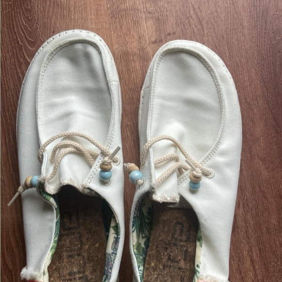 White hey dudes - Picture 2 of 3